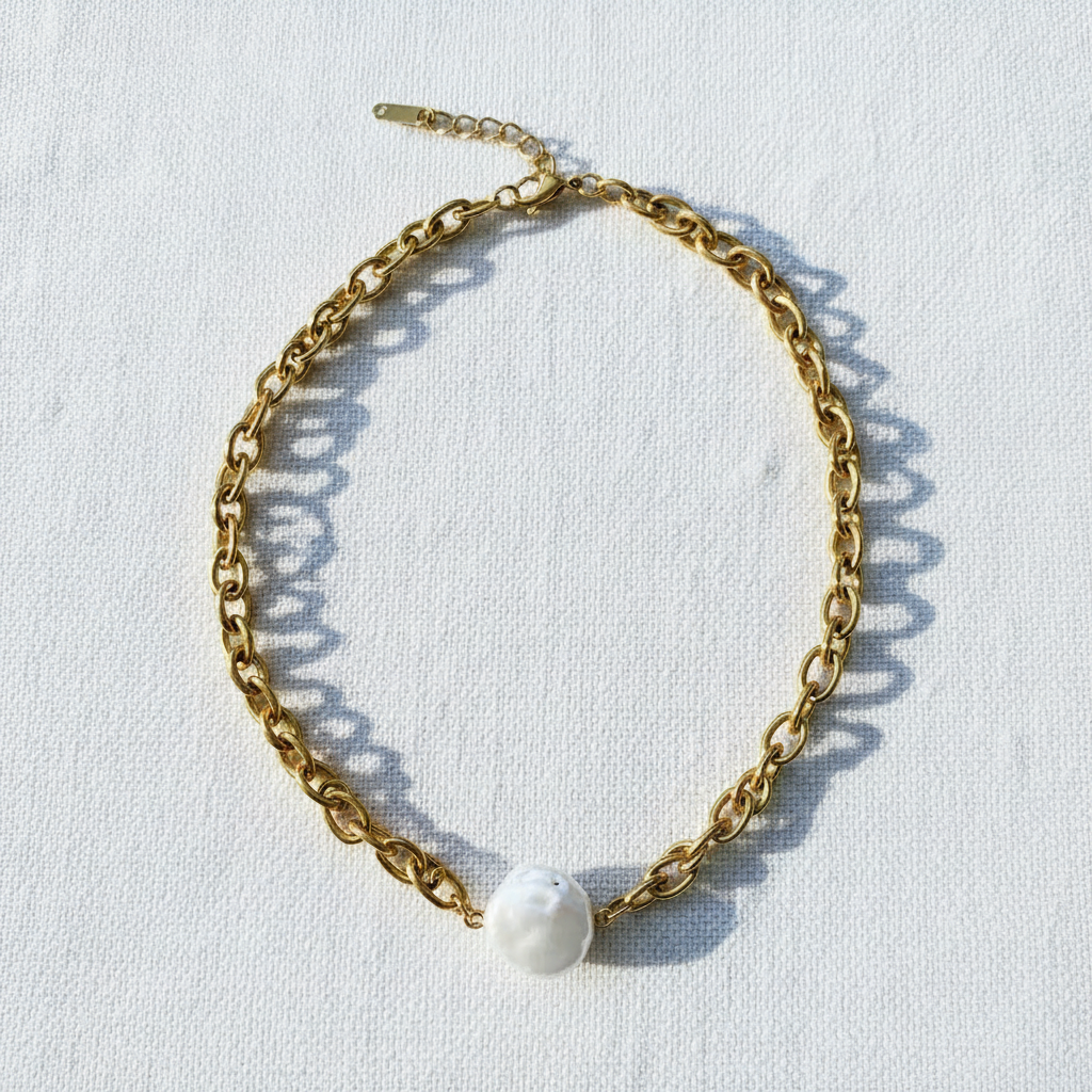 Sloane Pearl Chain – Three-Row Interlocked Links on White Linen